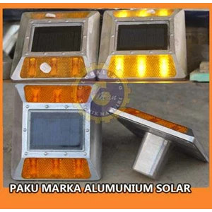 paku marka jalan solar cell-1