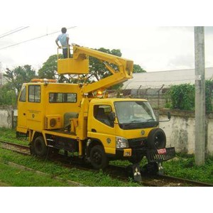 mobil deteksi gangguan kereta pln maintenance perawatan jalur kereta api teganggan tinggi karoseri terbaik-3