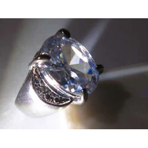* b-8323 : diamond-b, antique shaped, cutting sempurna, bening indah berkilauan, 16x12x6mm, 72crt w/ ring