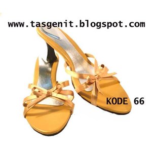 koleksi sepatu pesta wanita