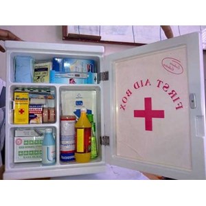 kotak obat p3k