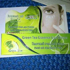 obat penghilang kantung mata - green tea essence cream -1