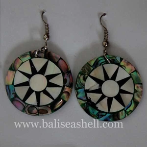 seashell earring art indonesia / anting kerang paua resin indonesia