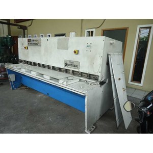 mesin shearing hydraulic cutting megobal-2