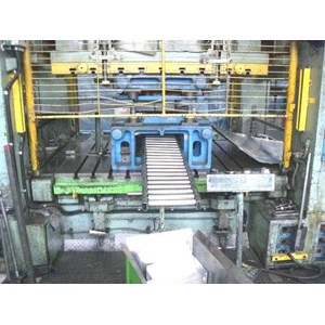 aida 250 ton c2-25( 2) press with transfer-4