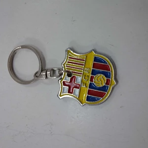 gantungan kunci club bola barcelona