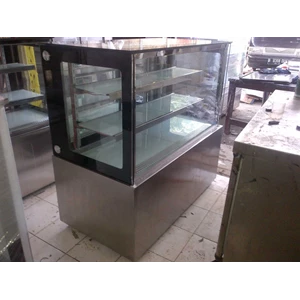 etalase atau showcase cake display