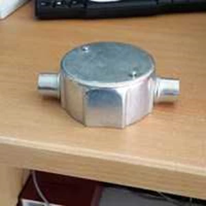 circular surface box 2 way (through) g-22 steel
