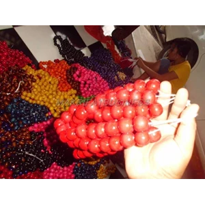 material beads butiran kayu kopi - merah - 20mm 100pcs-2