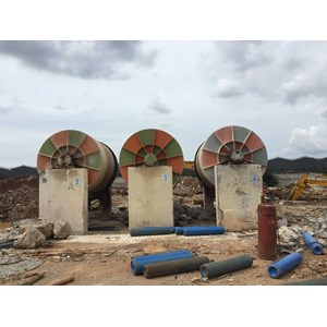 peralatan mesin pabrik keramik (ceramic roller, alumina, ball stone)