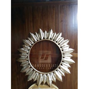 frame kaca cermin ukir daun matahari