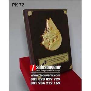 plakat kayu kombinasi logam cor - eksklusif!-1