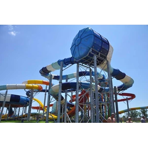 seluncuran water park space shuttle-7