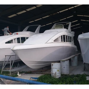kapal / speed boat penumpang / passenger 13 m (42 feet) accura 42-1