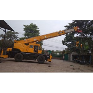 sewa roughter mobile crane kato 25 ton jawa timur-1