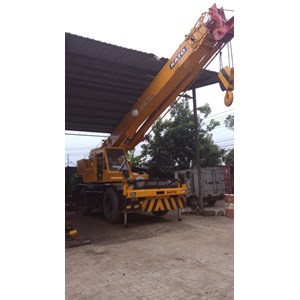 sewa roughter mobile crane kato 25 ton jawa timur-2