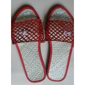 kerajinan sandal ban 1 anyaman panama merah