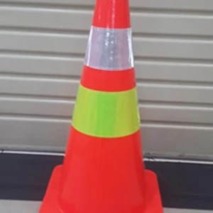 traffic cone base oranye 70 cm 911