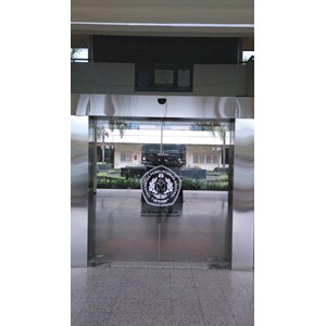 pintu kaca otomatis bali