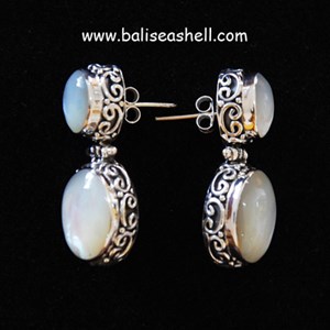 earring mop shell with silver / anting kerang mop dengan perak