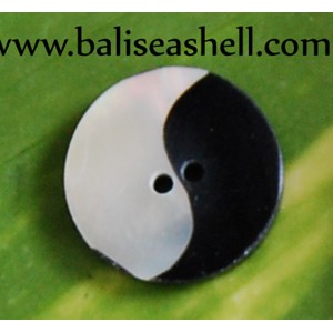 button from seashell chinese art / kancing baju dari kerang laut ukiran china