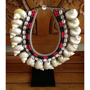 shell native art necklace from papua / kulit asli seni kalung dari papua