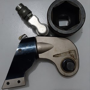 rental/sewa hydraulic torque wrench complete with pump (jasa-jasa) (aksesoris & perlengkapan pompa)-2
