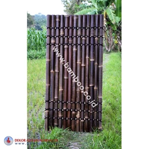 black half bamboo fence with 6 back slats and black coco rope (3t - 3b)
