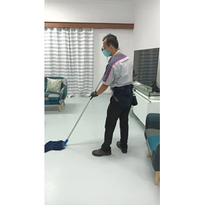 cleaning service moping ruangan vip