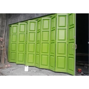 pintu garasi lipat minimalis kayu dan besi balikpapan-2