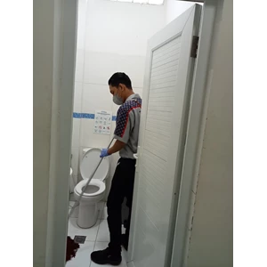 office boy/girl moping toilet di fashlab 19/05/2022