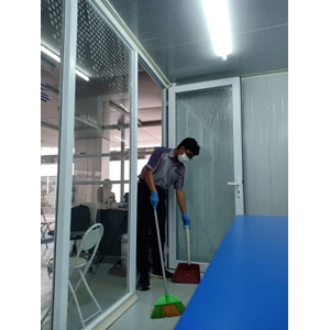 office boy/girl sweeping ruang penyimpanan barang2 15/6/2022