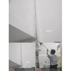 office boy/girl membersihkan sarang laba-laba lantai tiga 15/10/2022
