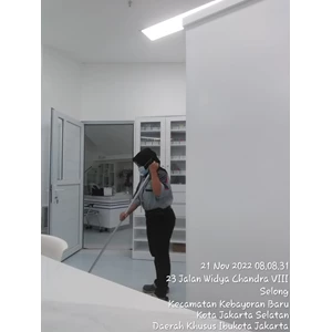 office boy/girl mopping ruang farmasi 21/11/2022