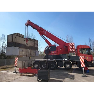 all truck crane maktech-3