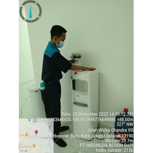 office boy/girl dusting dispenser koridor lantai tiga 29/12/2022