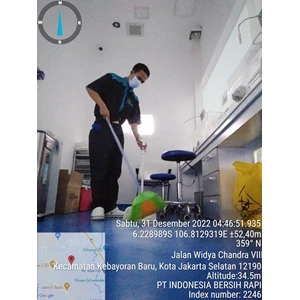 office boy/girl sweeping ruang laboratorium register 31/12/2022
