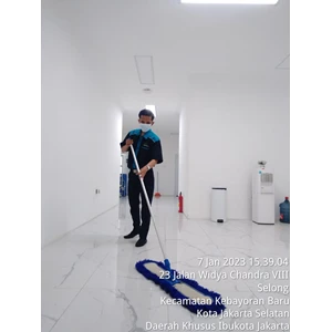 office boy/girl moping koridor lantai tiga 09 januari 2023