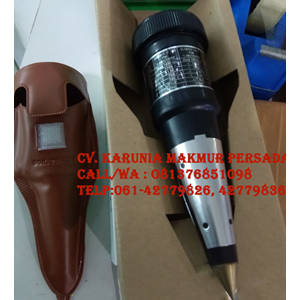 dm-5 soil ph meter and moisture tester measuring soil ph and moisture