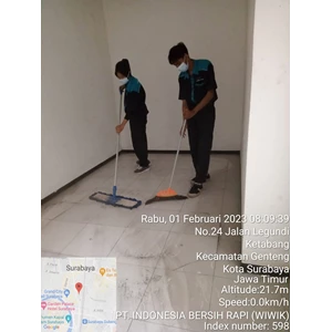 office boy/girl sweping moping ruangan fash lab surabaya 01/02/2023