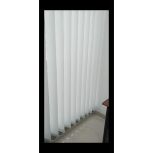 vertical blimds ruangan kantor