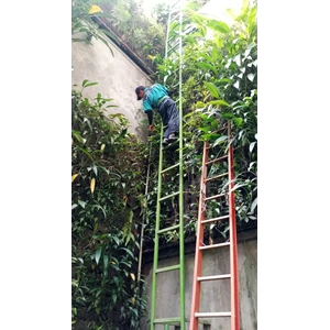 perawatan taman control menyiraman tanaman kebun vertical garden