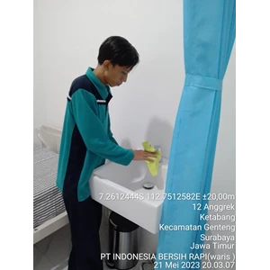 office boy/girl dusting wastafel periksa di klinik sby 22/5/2023