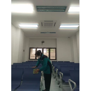 office boy/girl dusting kursi lantai 4 di fash lab 01/7/2023