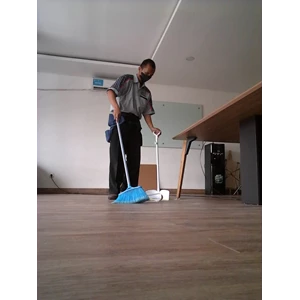 office boy/girl sweeping ruangan office di belinsky 23/11/2023