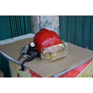 helm pemadam kebakaran + lampu + kacamata – firefighter helmet(korean)