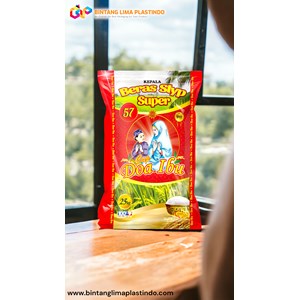 karung laminasi bahan tebal untuk beras 5kg printing full color-1