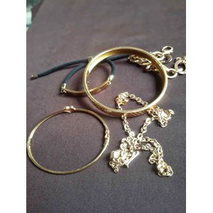 emas tanpa sutar dari cincin, gelang, kaung rusak kami beli