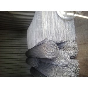 kawat harmonika galvanis tebal 2,8 mm lubang 8 cm dan 10 cm