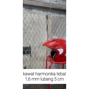 kawat harmonika galvanis tebal 1,6 mm lubang 5 cm